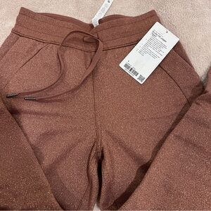 Lululemon Women’s HR Scuba jogger *Spark